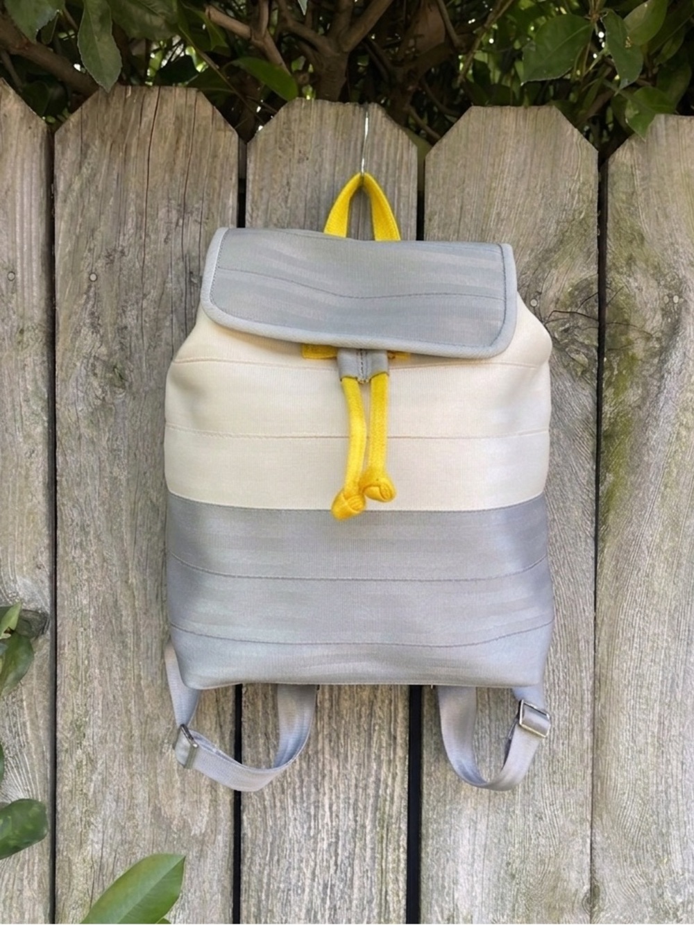 Harveys Made USA Berkeley Backpack Bag Rare White Gray Buttercup Yellow